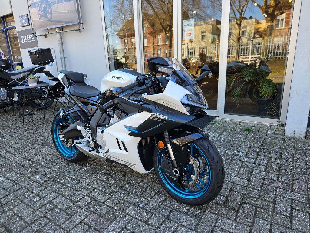 CFMOTO 675 SR-R
