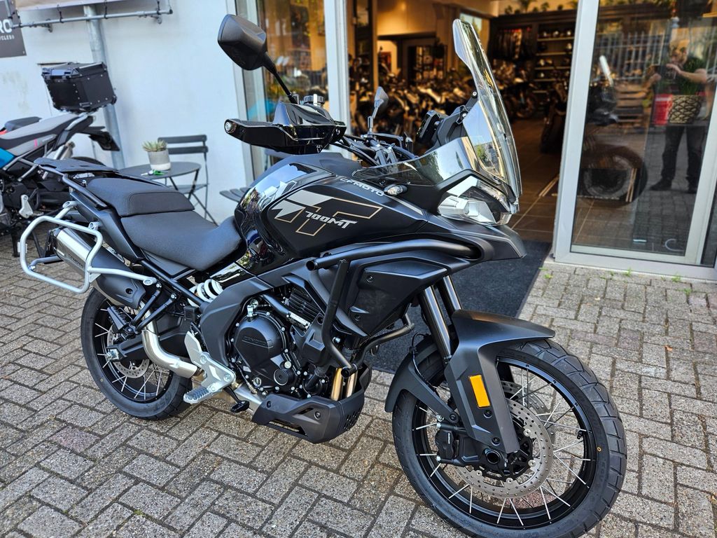 CFMOTO 700 MT Adventure
