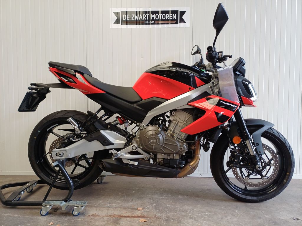 Aprilia Tuono 457