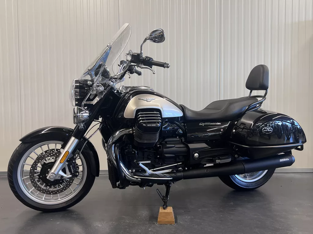Moto Guzzi California 1400 Touring