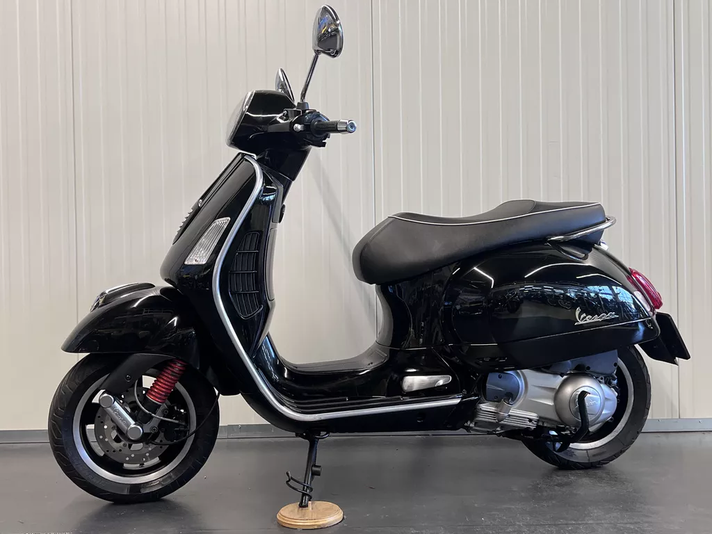 Vespa GTS 300