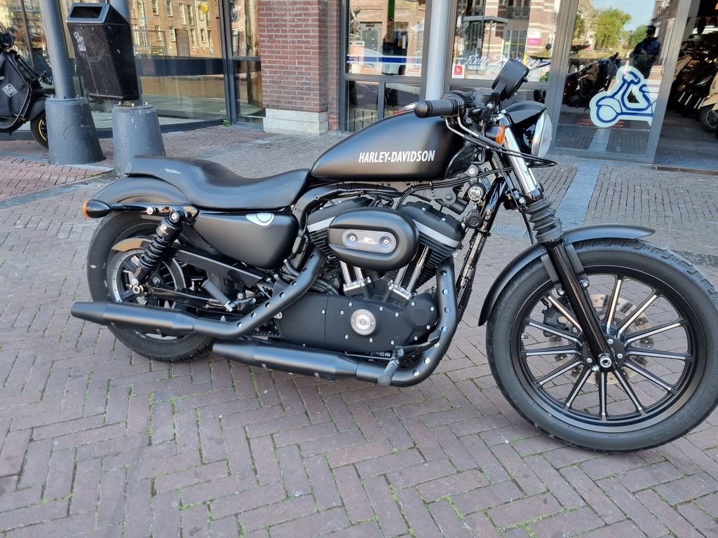 Harley-Davidson XL 1200C Sportster Custom