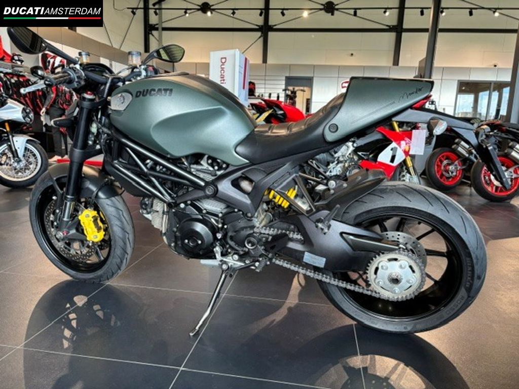 Ducati Monster 1100 EVO