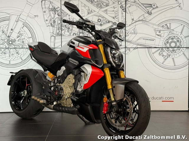 Ducati Diavel V4