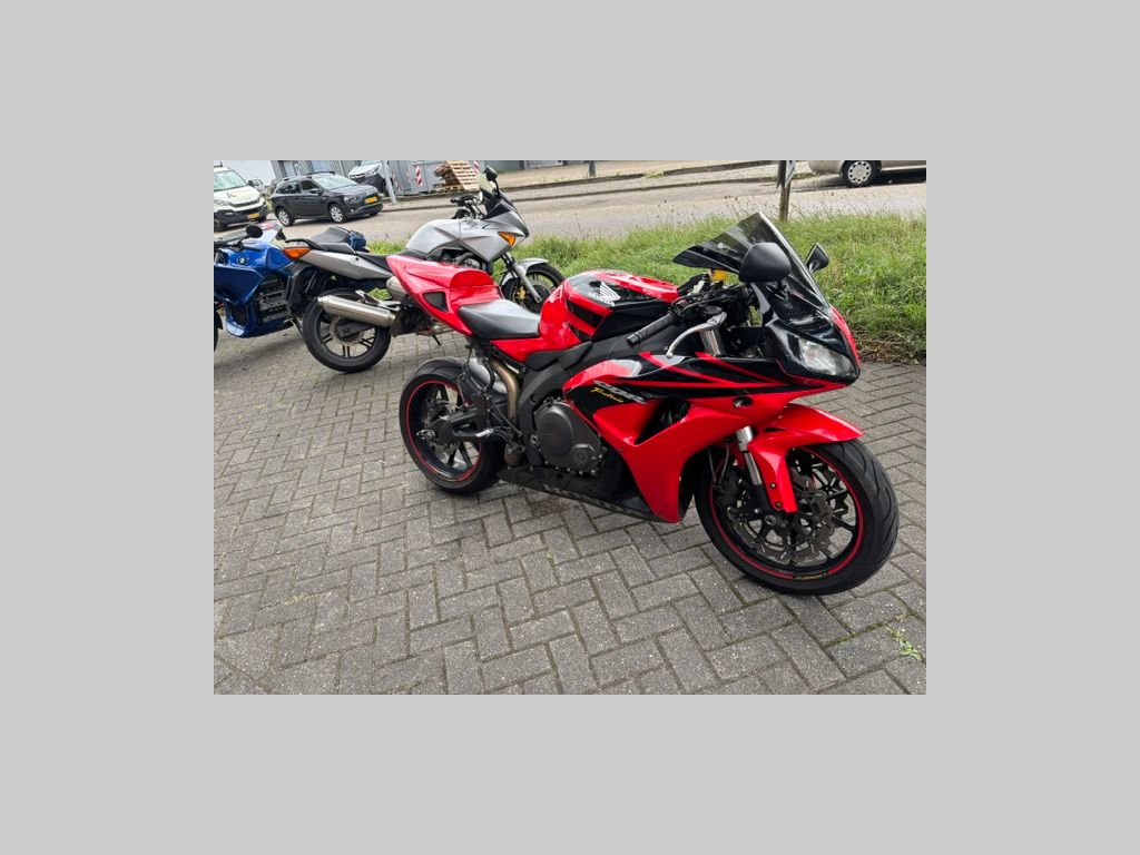 Honda CBR 1000RR Fireblade