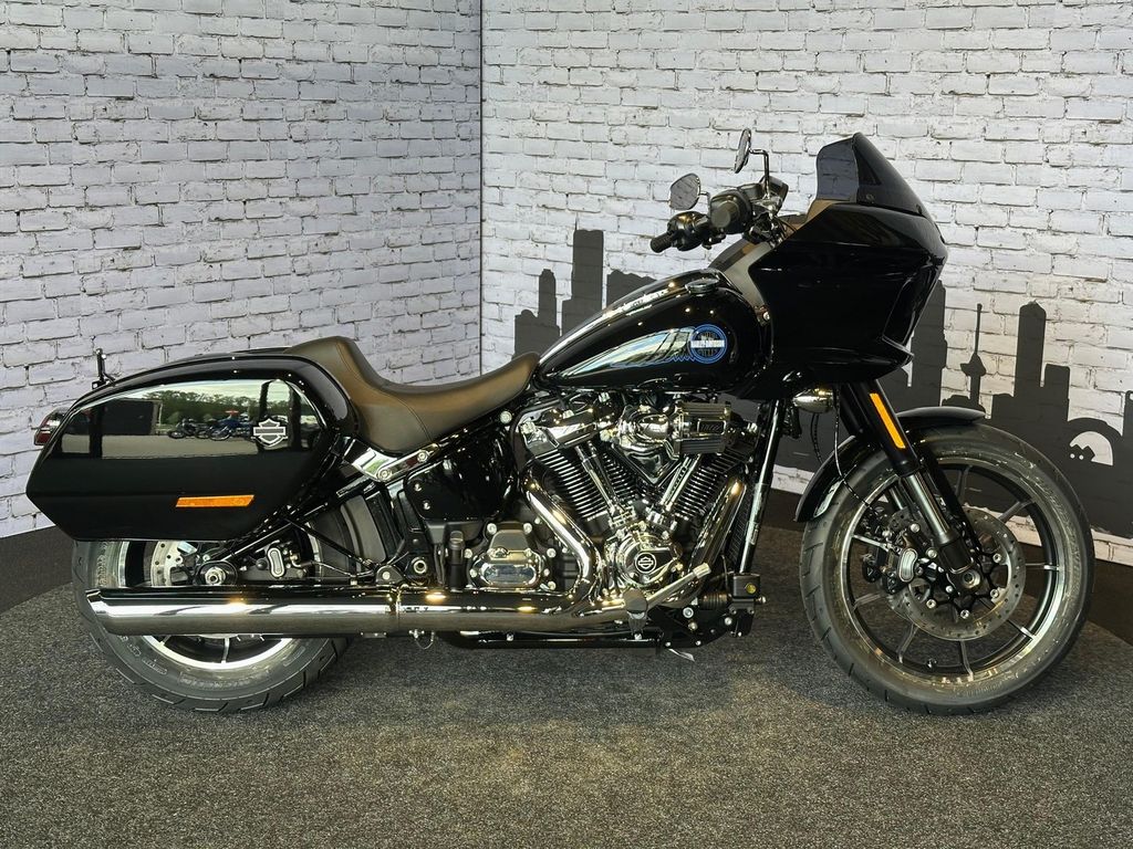 Harley-Davidson FXLRST Softail Low Rider ST