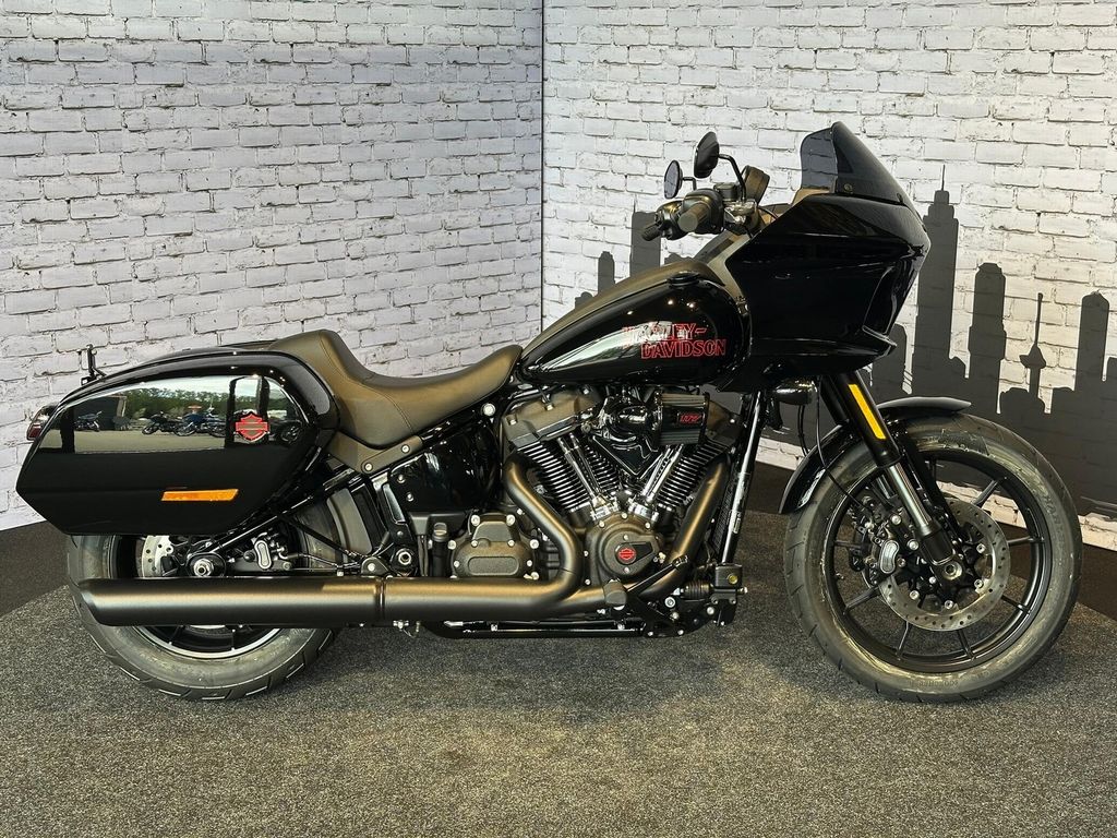 Harley-Davidson FXLRST Softail Low Rider ST