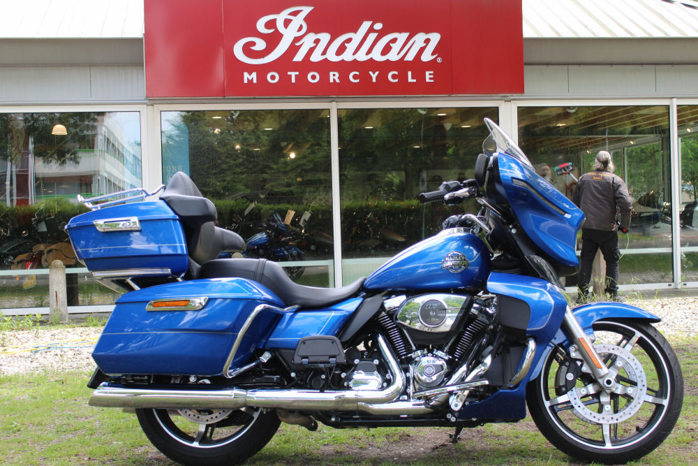 Harley-Davidson FLHXU Street Glide Ultra