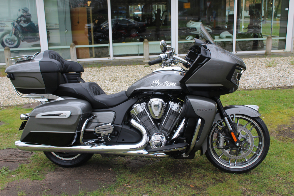 Indian Pursuit Dark Horse