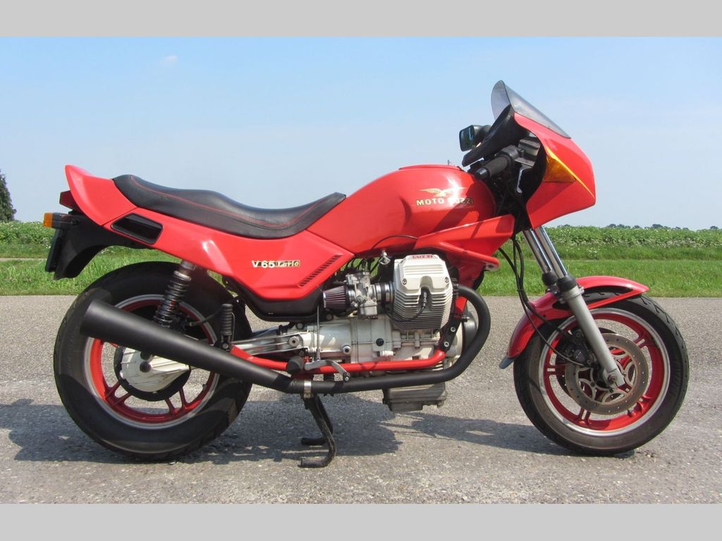 Moto Guzzi V 65 Lario