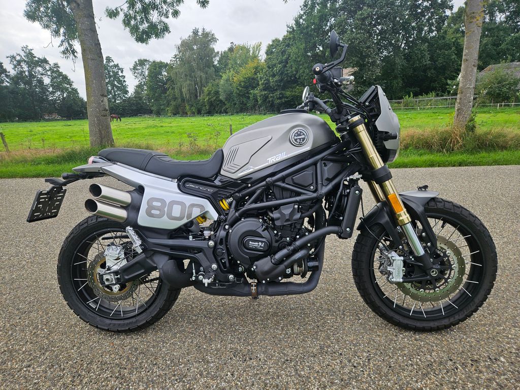 Benelli Leoncino 800 Trail