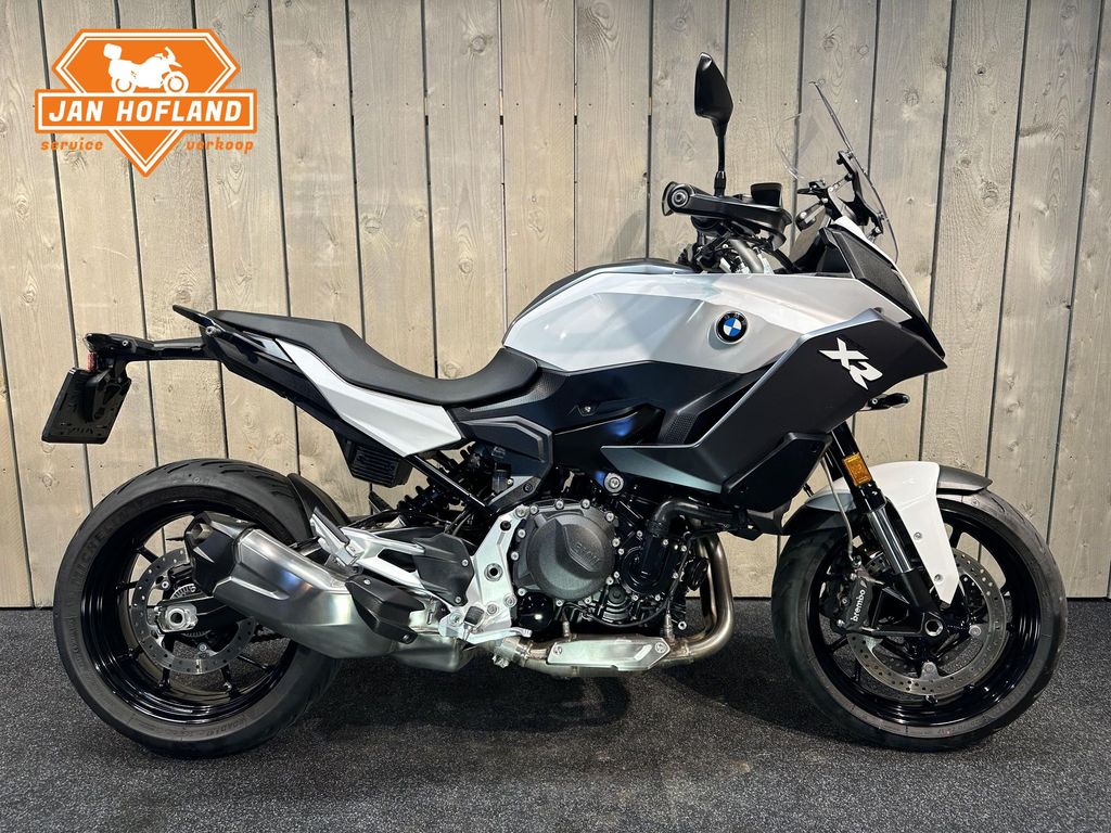 BMW F900 XR