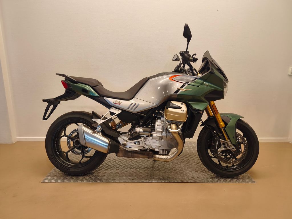 Moto Guzzi V 100 Mandello