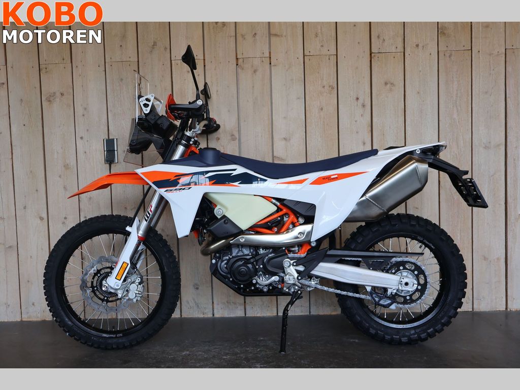 KTM LC4 690 Rally Replica