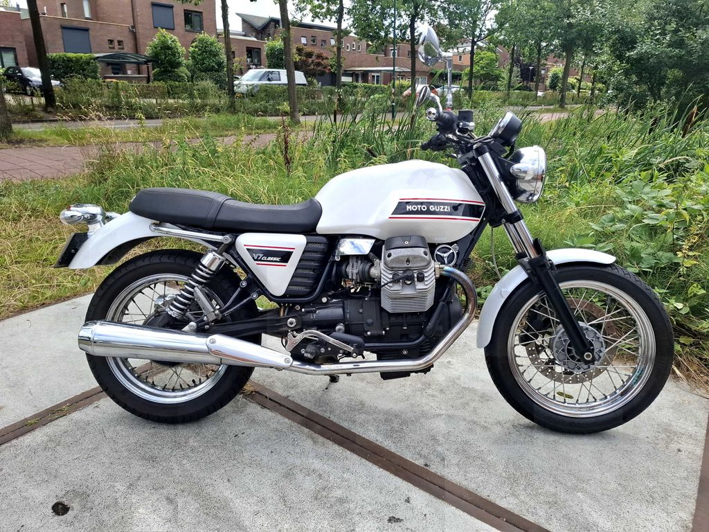 Moto Guzzi V7 750 Classic