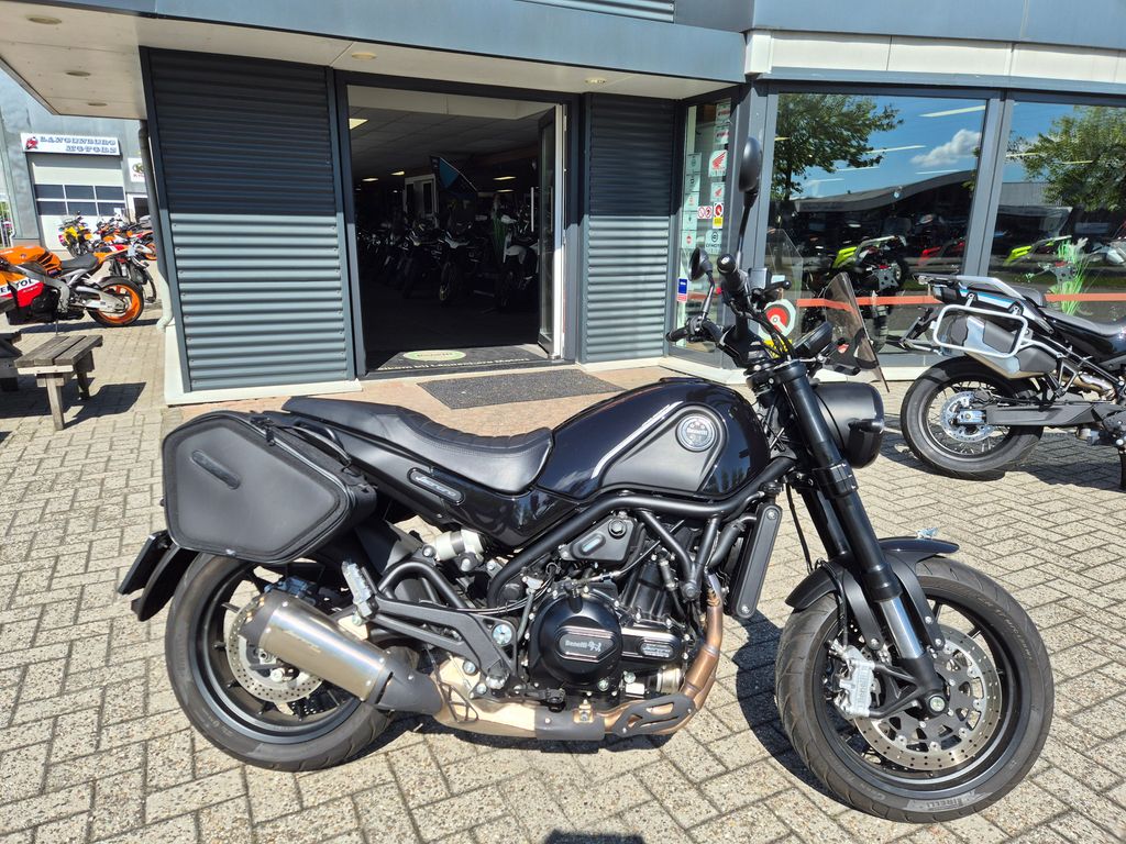 Benelli Leoncino 500