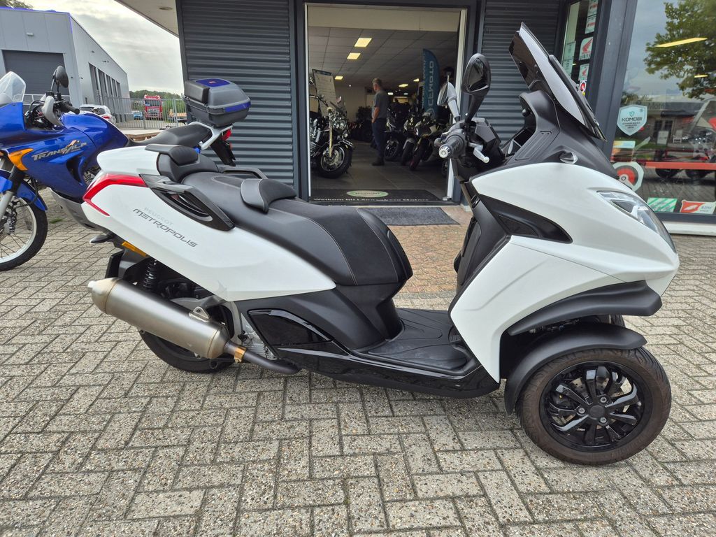 Peugeot Metropolis 400