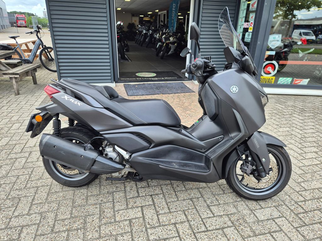 Yamaha XMAX 300
