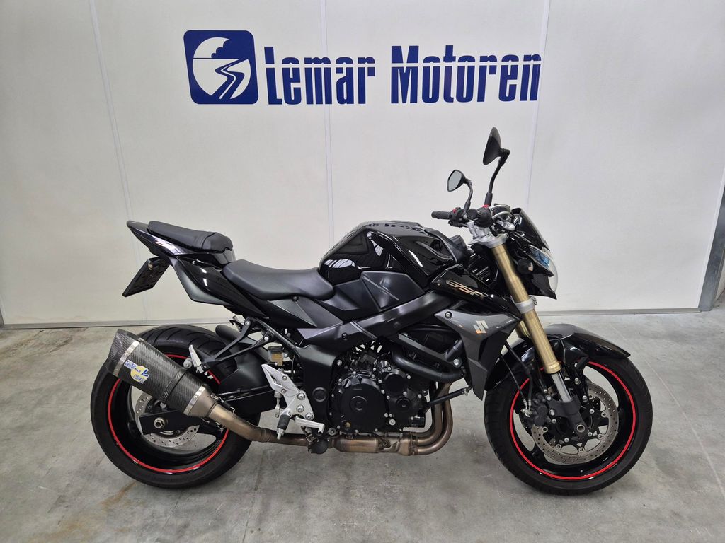 Suzuki GSR 750