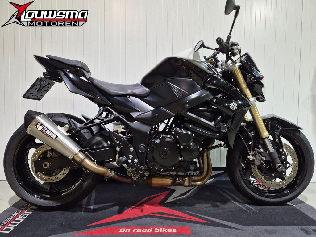 Suzuki GSR 750