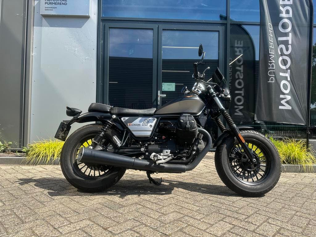Moto Guzzi V9 Bobber