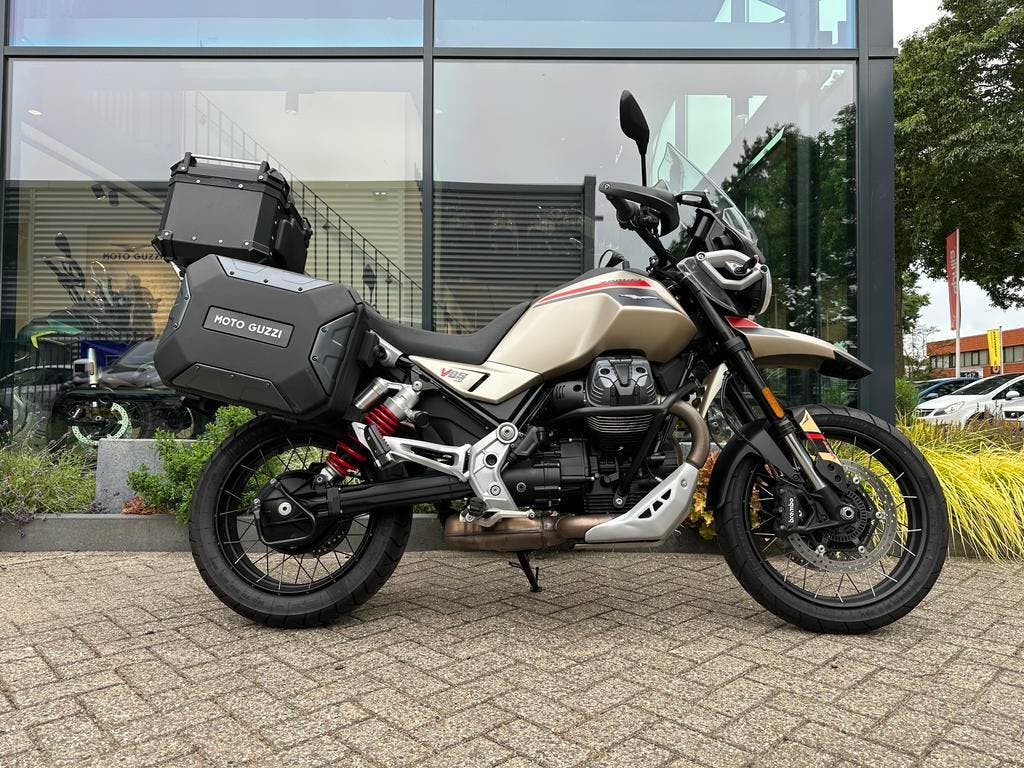 Moto Guzzi V85 TT Evocative