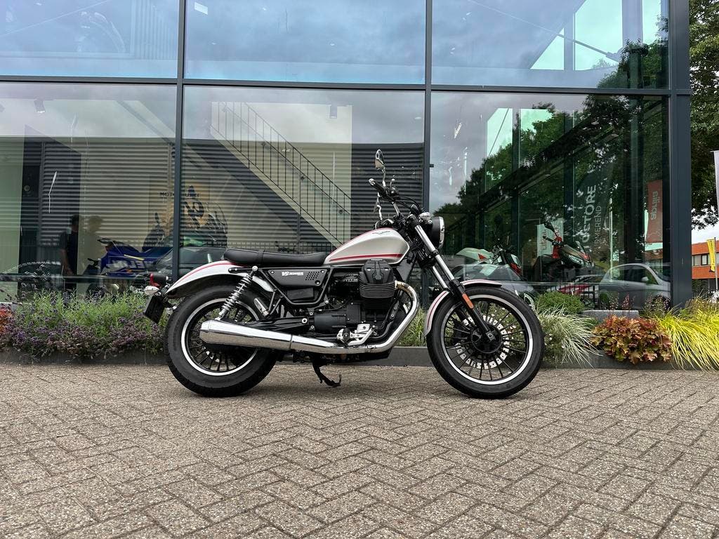 Moto Guzzi V9 Roamer