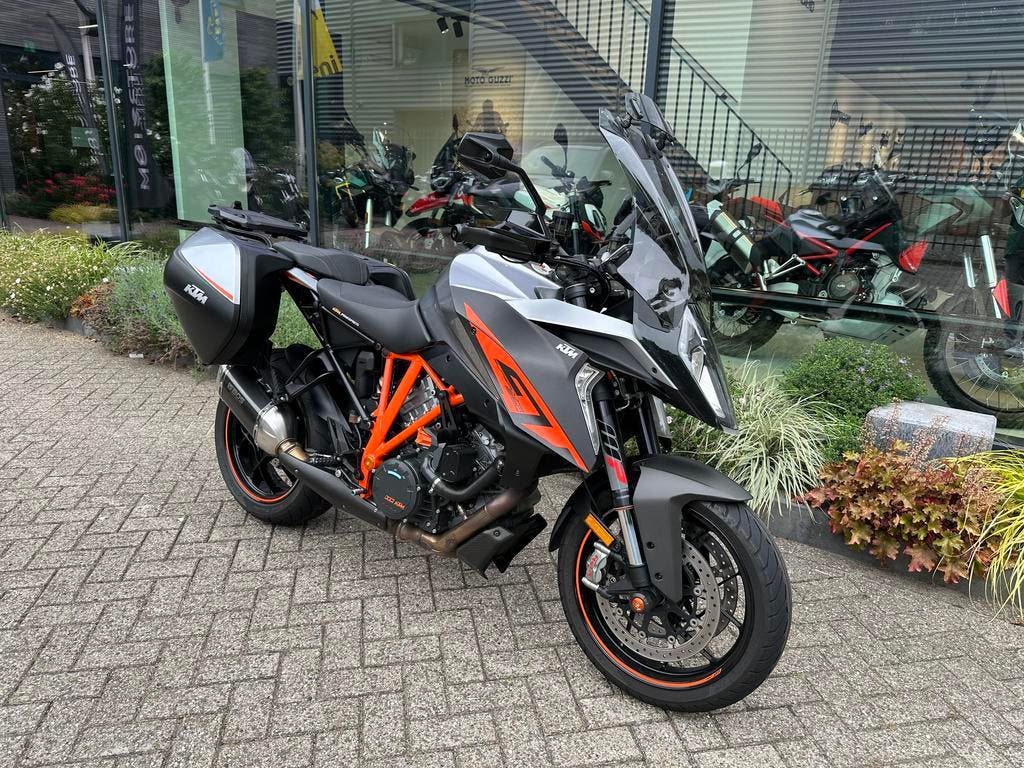 KTM 1290 Super Duke GT