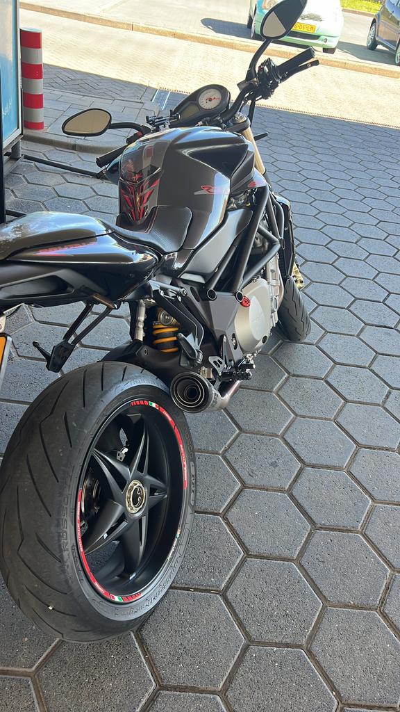 MV Agusta Brutale 989R