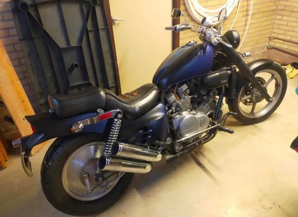 Honda NV 750 Custom