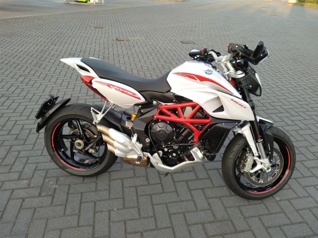 MV Agusta Rivale 800