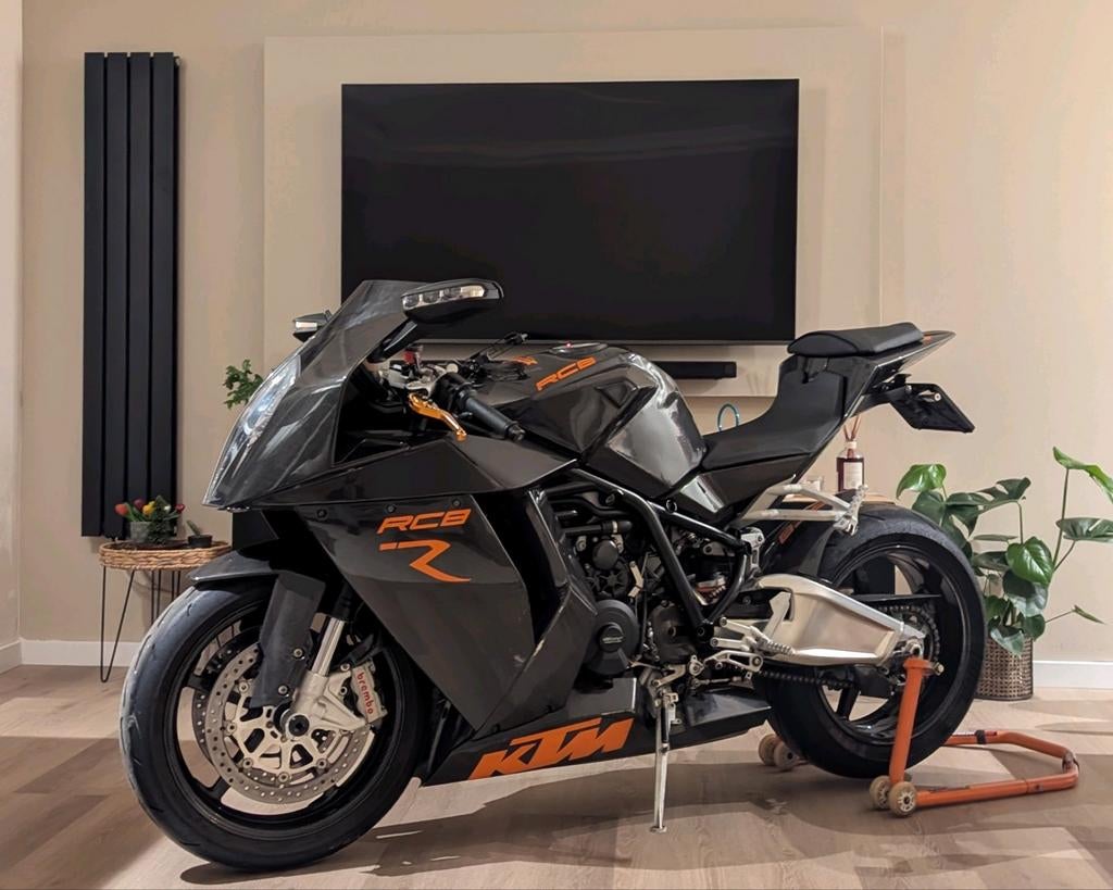 KTM RC 8C Track