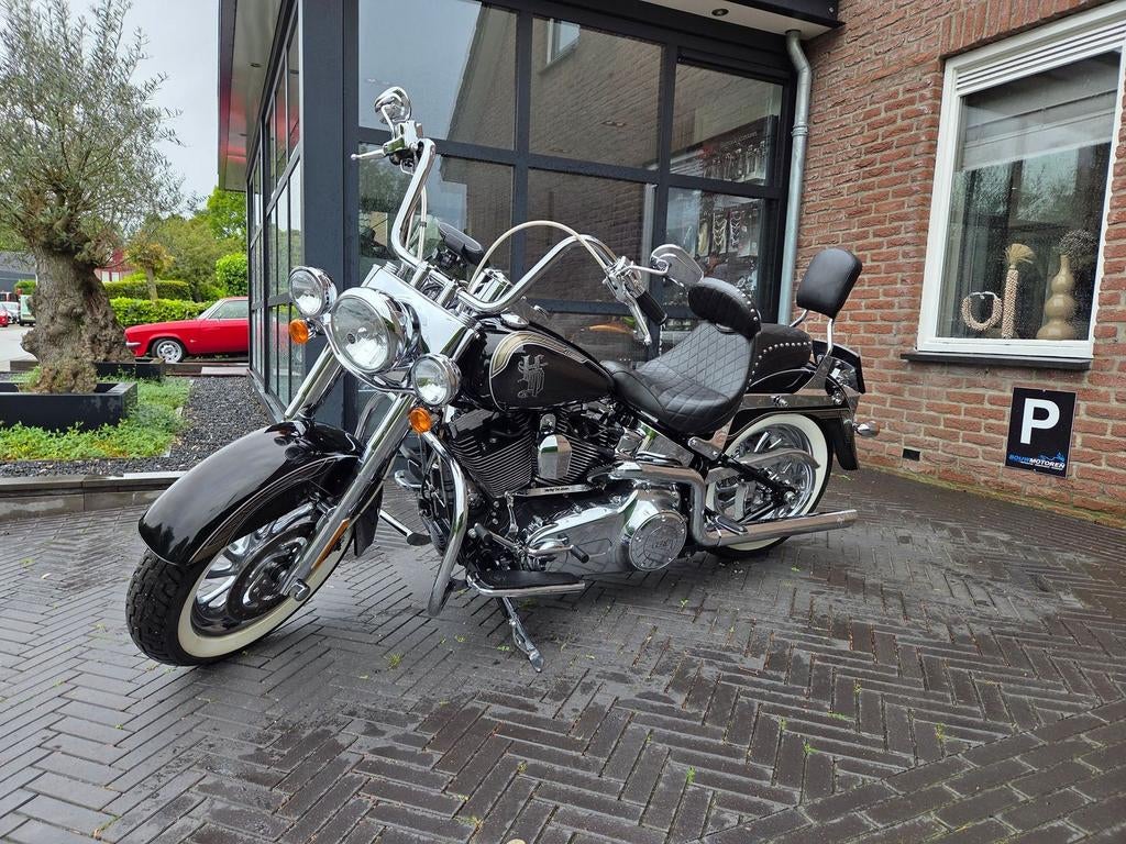 Harley-Davidson FLSTN Softail Deluxe