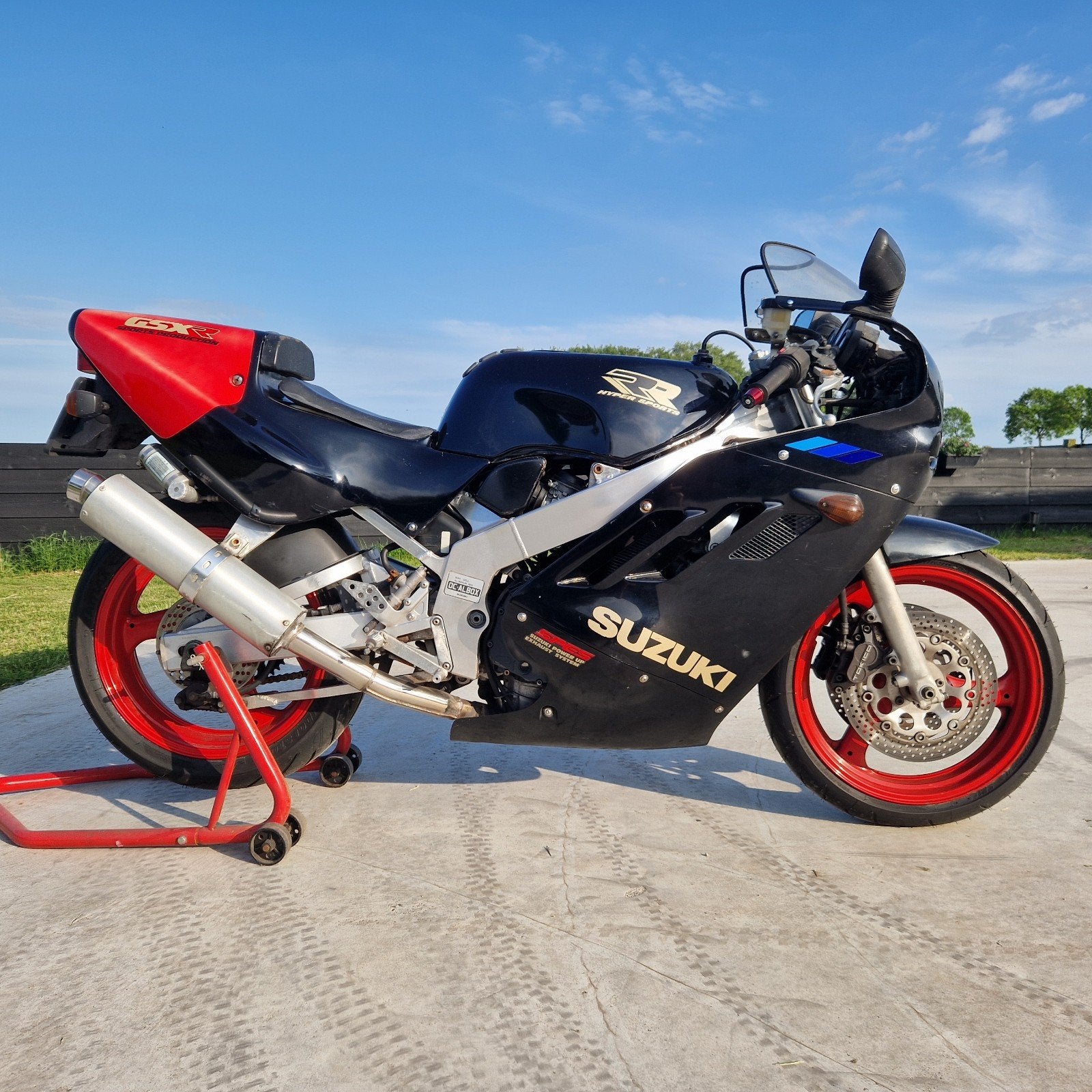 Suzuki GSX-R 400