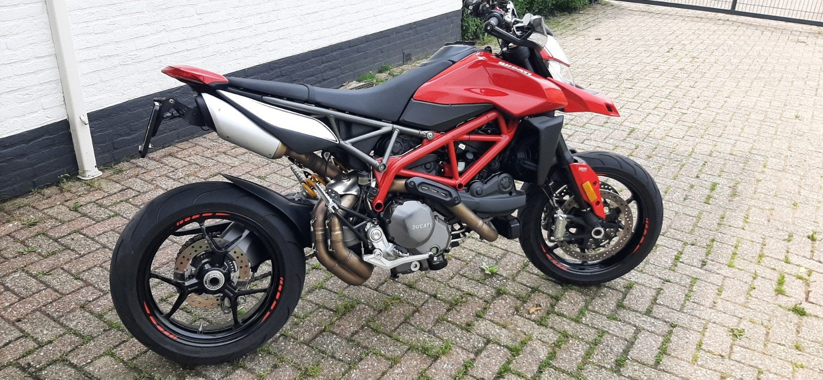 Ducati Hypermotard 950