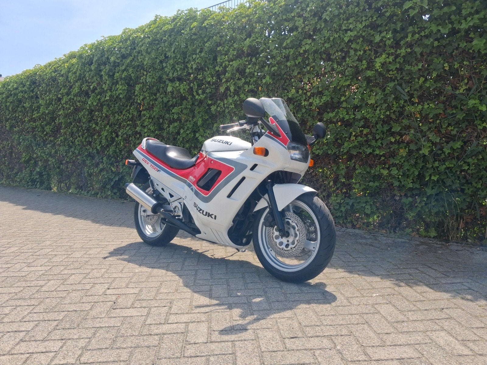 Suzuki GSX 750F