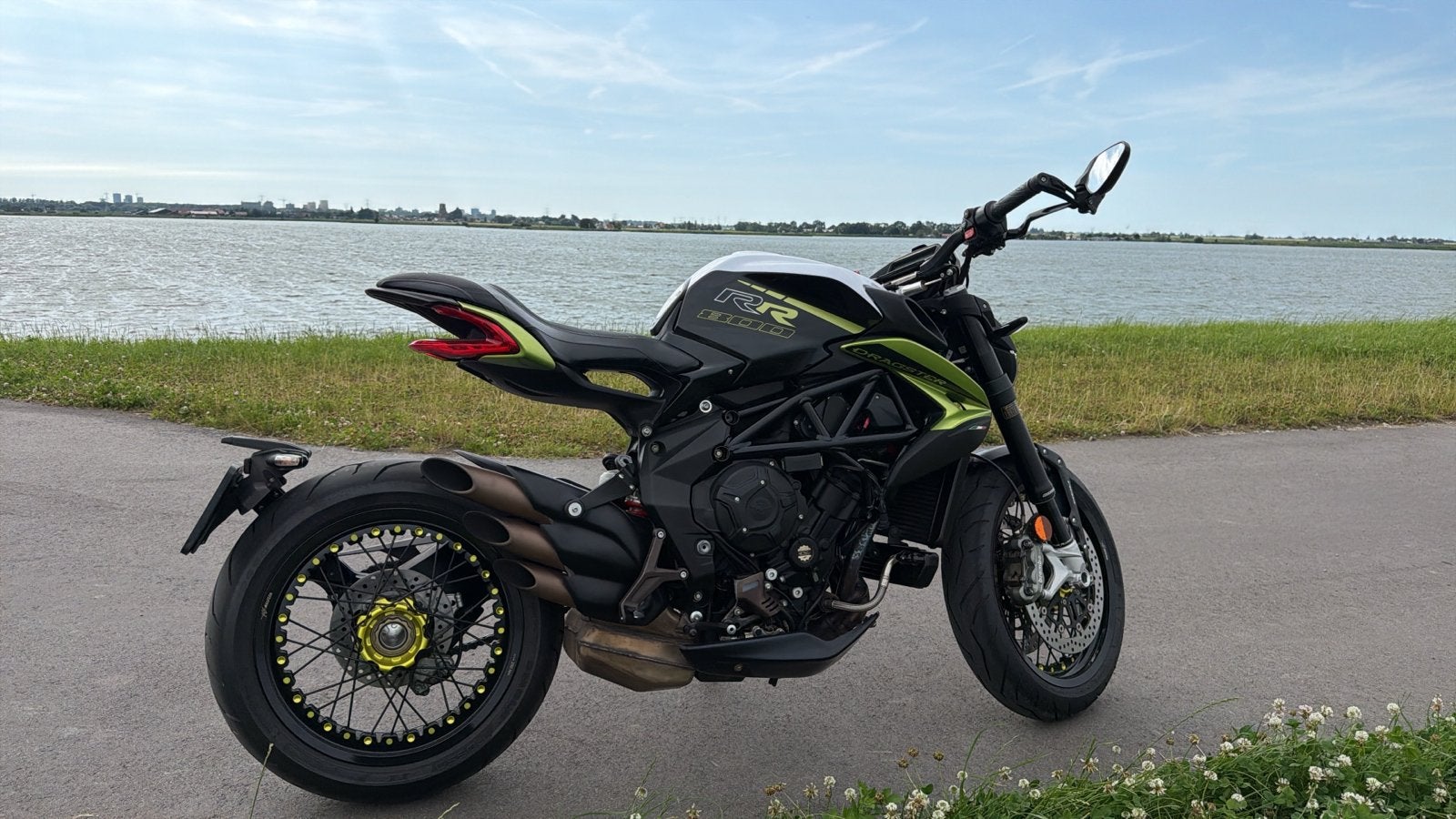 MV Agusta Dragster 800RR