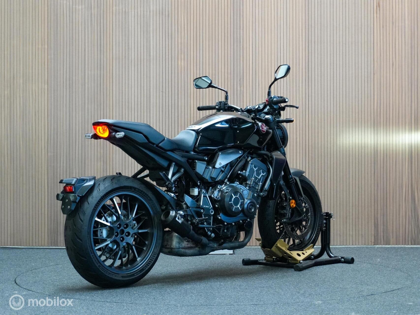 thumb-3