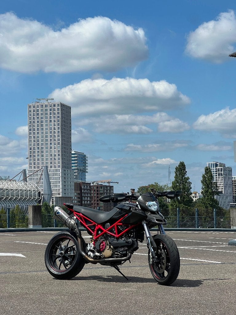 Ducati Hypermotard 1100S