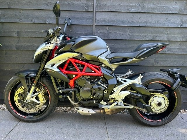 MV Agusta Brutale 800