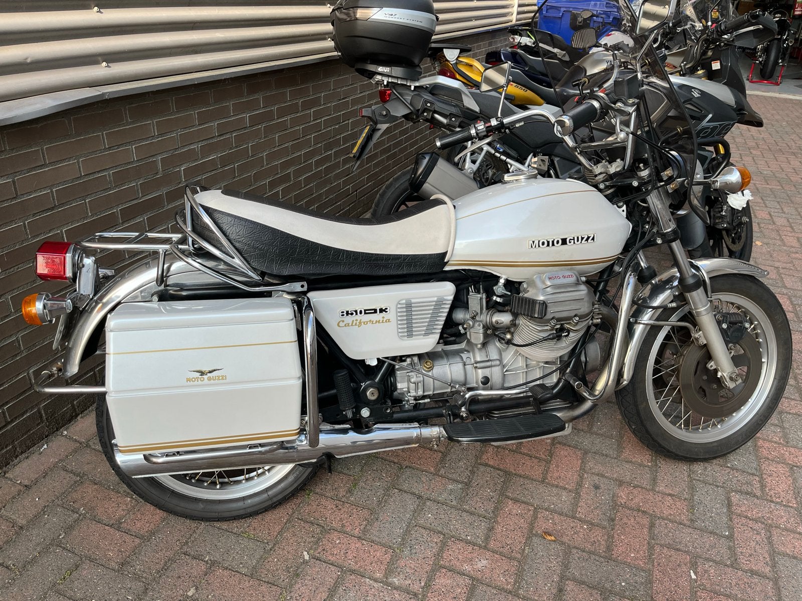 Moto Guzzi 850 T3