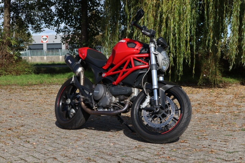 Ducati Monster 796