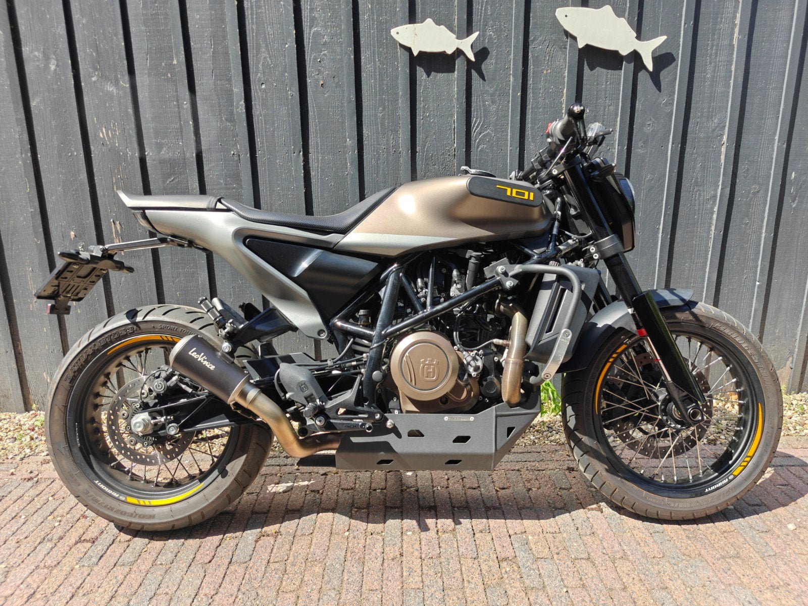 Husqvarna Svartpilen 701