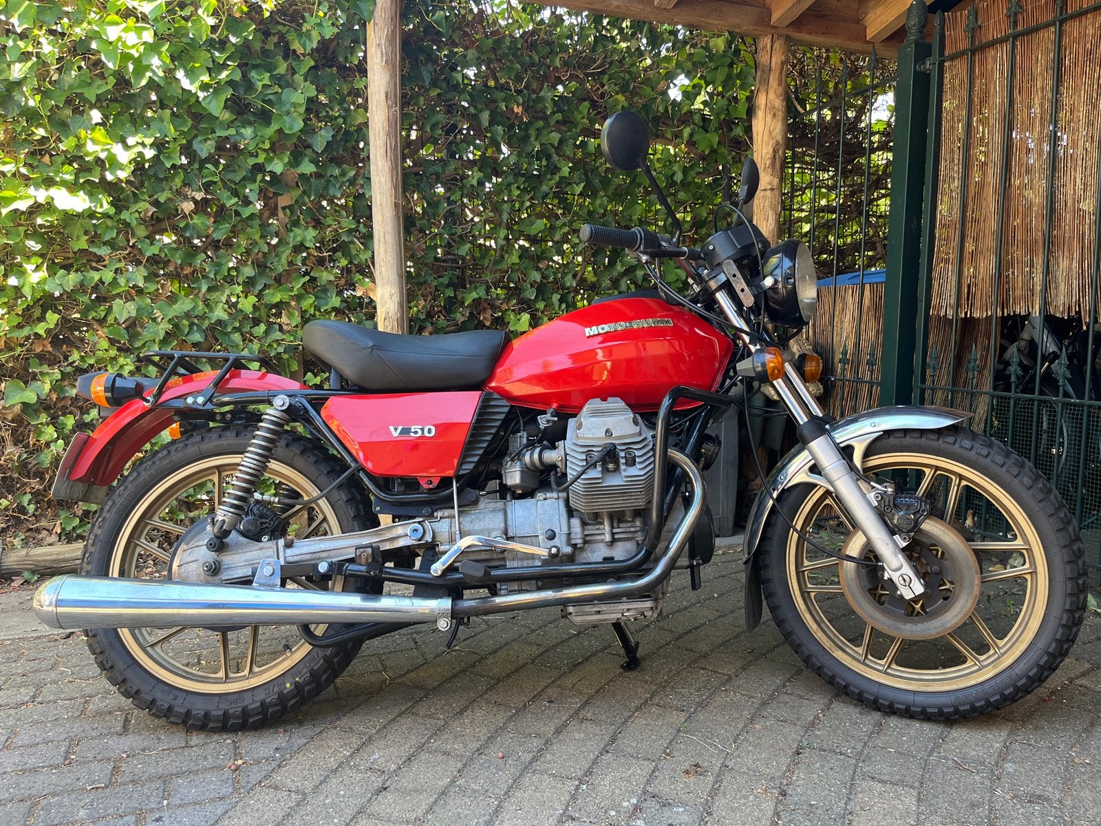 Moto Guzzi V 50