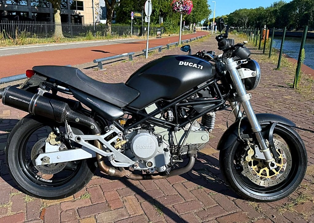 Ducati Monster 750
