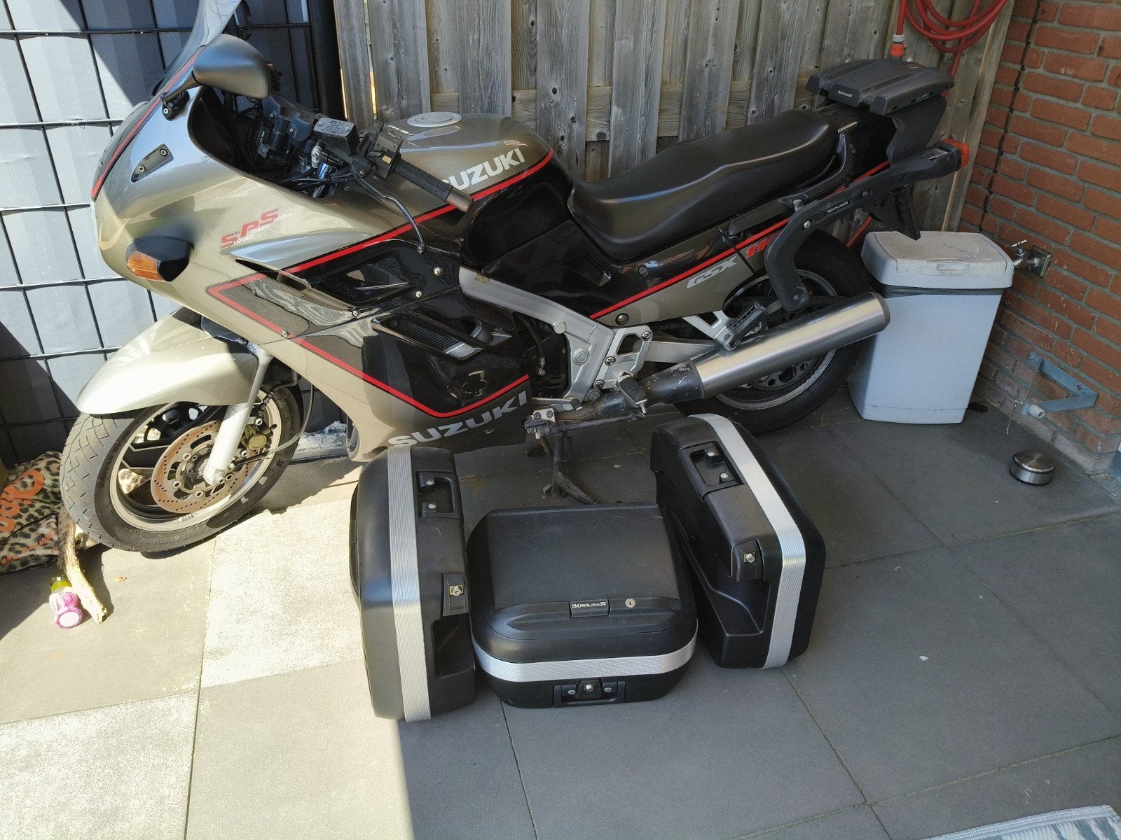 Suzuki GSX 1100F Katana