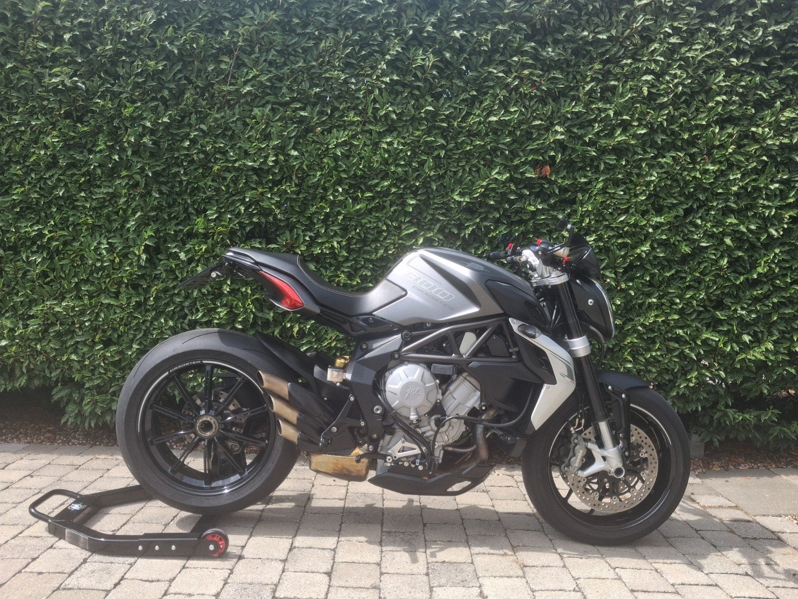 MV Agusta Dragster 800 Rosso
