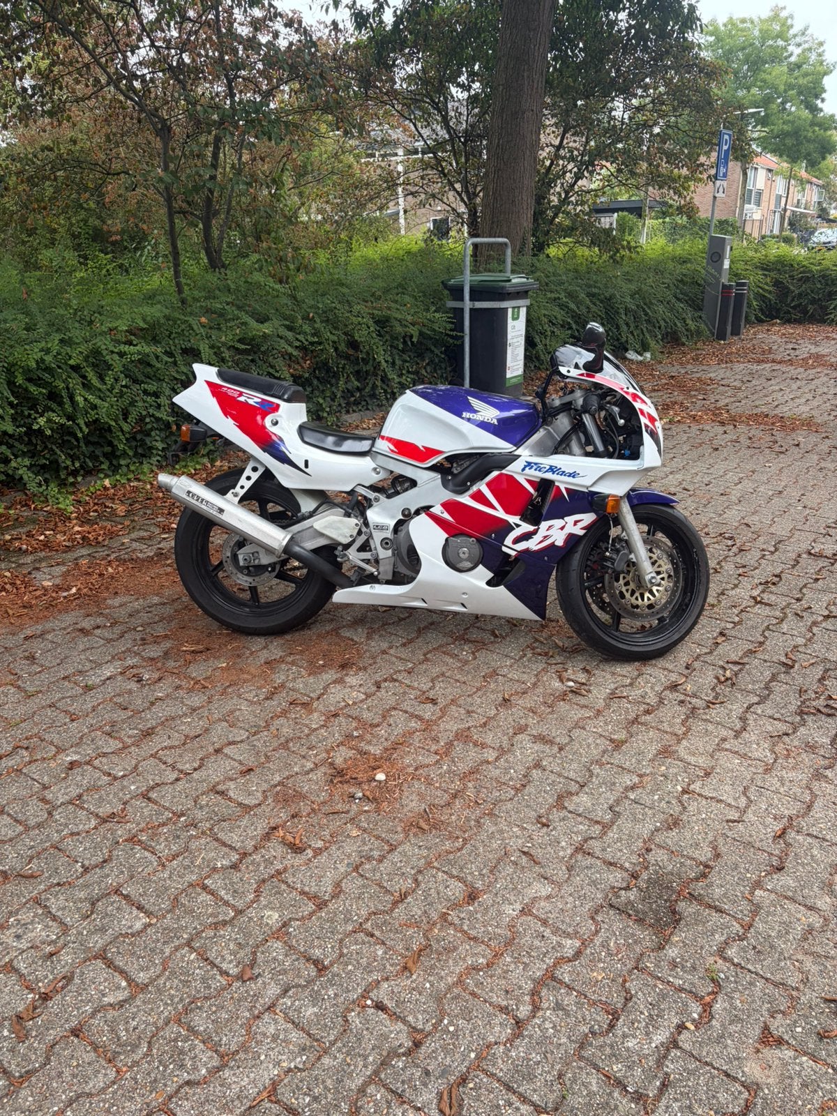 Honda CBR 400F