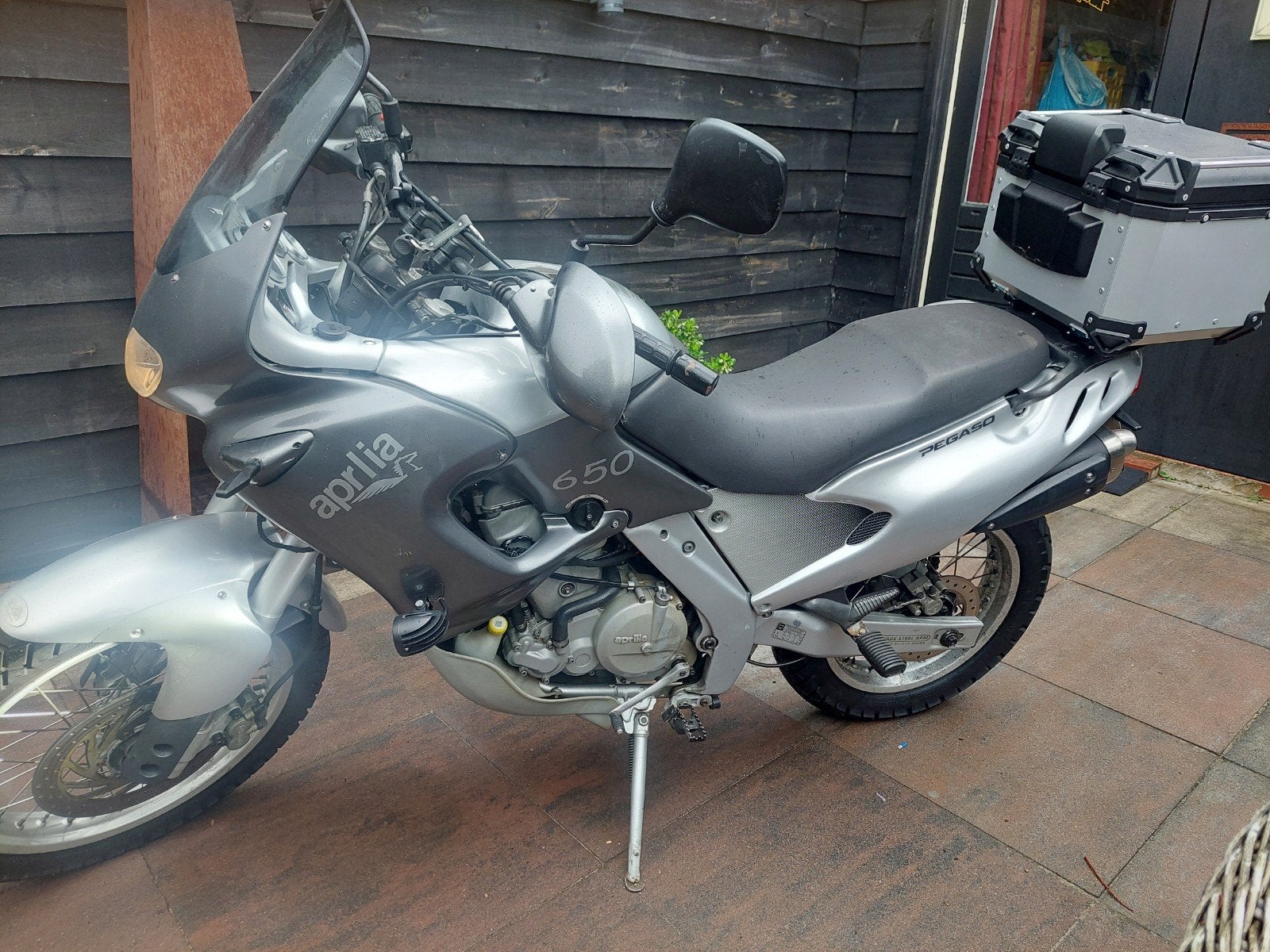 Aprilia Pegaso 650
