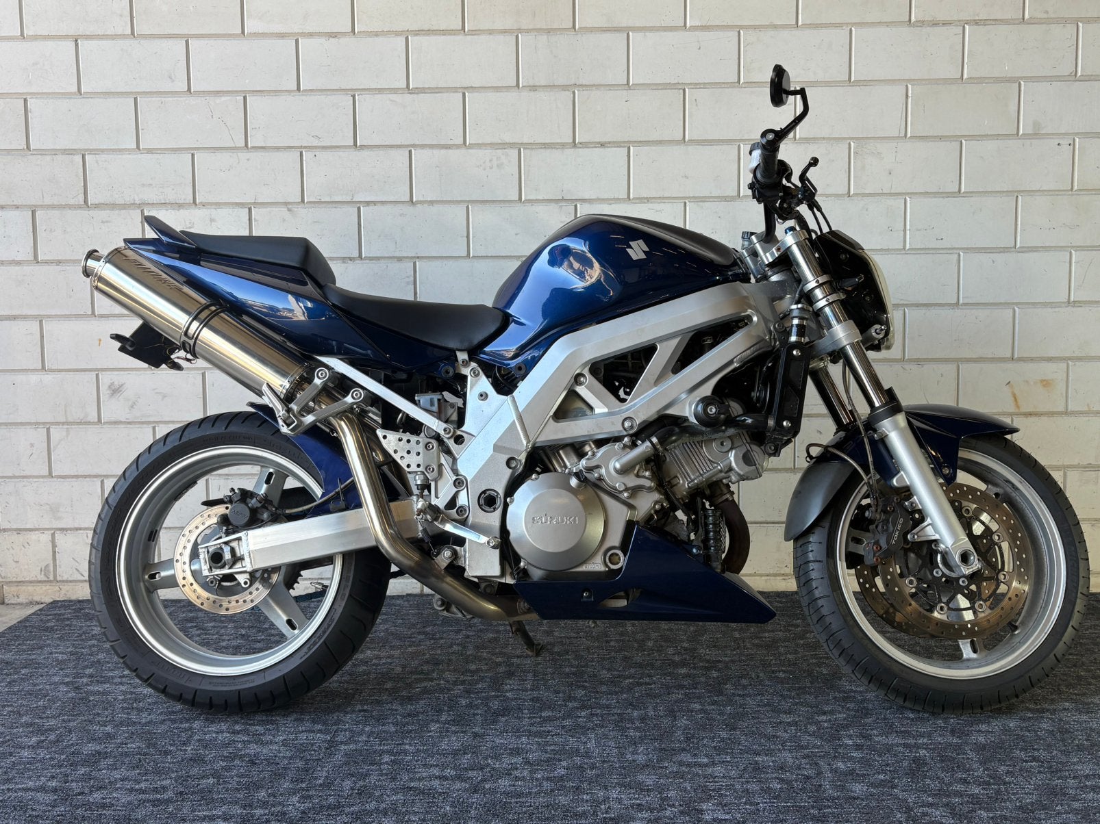 Suzuki SV 1000N